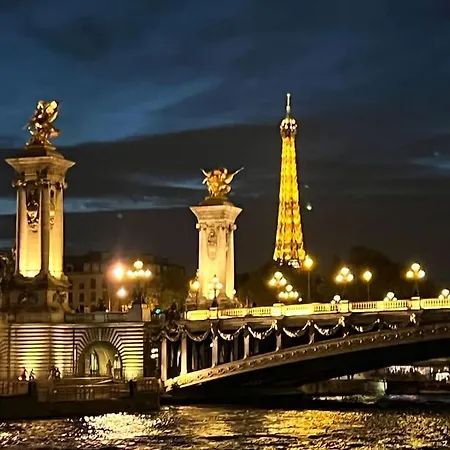 Familial 8 Personnes Proche De Et Paris Chessy (Seine-et-Marne)